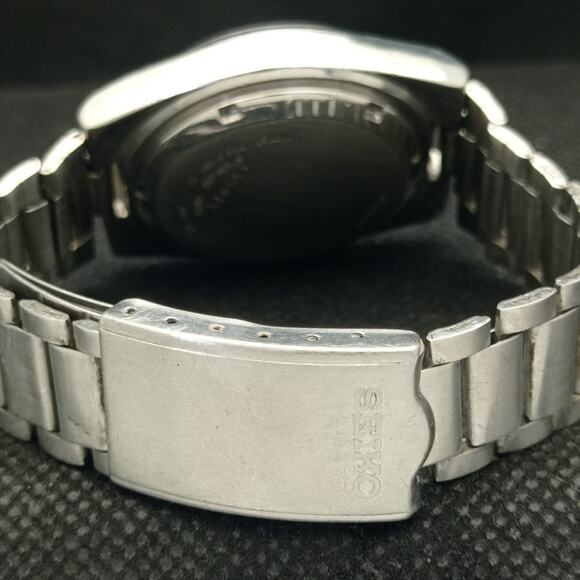 Vintage 1984 Seiko Automatic Mens Silver Watch W/daydate & Gold accents - Picture 2 of 8